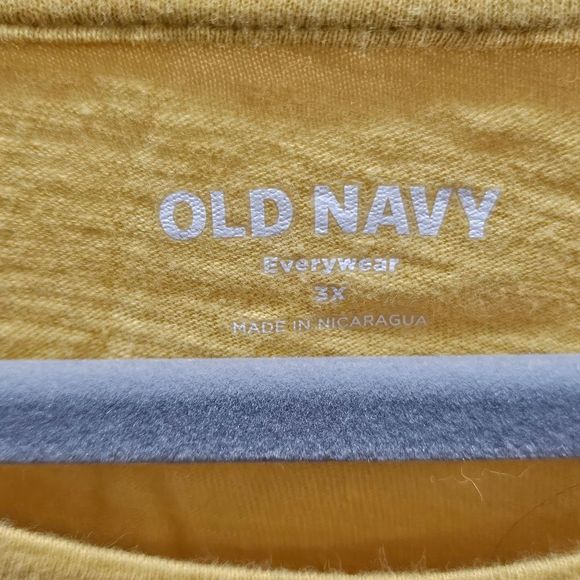 NWT Old Navy Yellow and White Bear '94 Graphic T-Shirt 3X - Picture 3 of 5